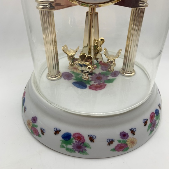 Disney Winnie the Pooh and Friends Piglet Porcelain Glass Dome Clock Working! - Picture 3 of 12